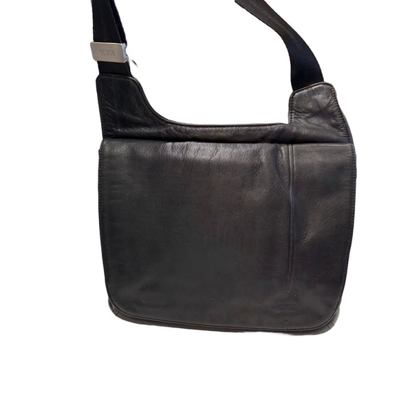 Tumi Shoulder Bag 6923D Bryce Flap Bodybag Cowhide Messenger Grained Leather - Picture 1 of 16